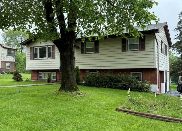Property at 12 Derick Dr, Fishkill, NY 12524, 4 beds, 2 baths