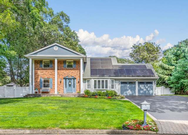 Property at 3 Howard Dr, Coram, NY 11727, 4 beds, 3.5 baths