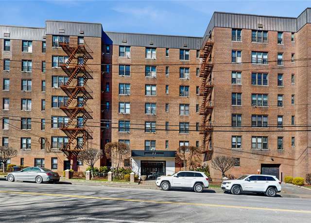 Property at 77 Bronx River Rd Unit 4C, Yonkers, NY 10704, 3 beds, 2 baths