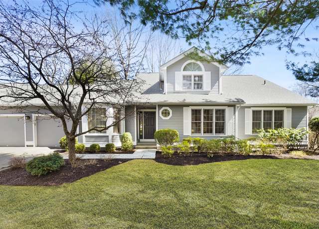 Property at 136 Ruxton Rd, Mount Kisco, NY 10549, 2 beds, 3.5 baths
