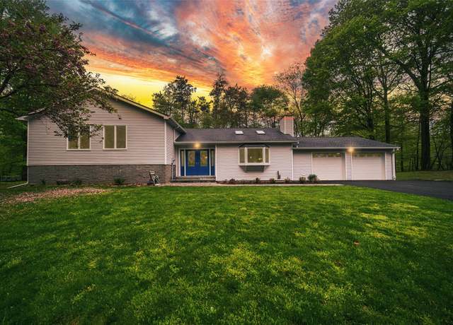 Property at 207 Freetown Hwy, Wallkill, NY 12589, 3 beds, 2 baths