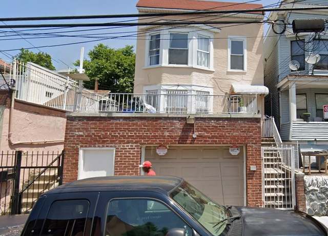 Property at 761 E 219th St, Bronx, NY 10467, 7 beds, 3 baths
