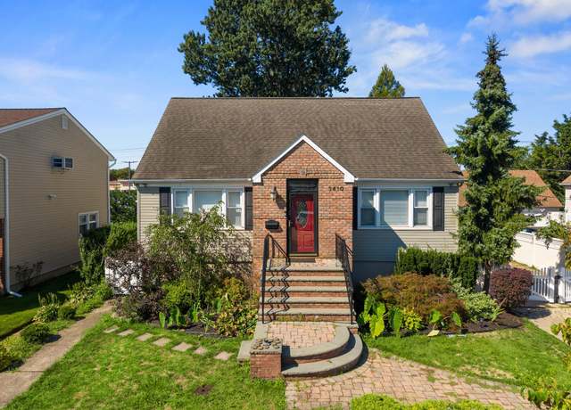 Property at 3410 5th St, Oceanside, NY 11572, 4 beds, 2.5 baths