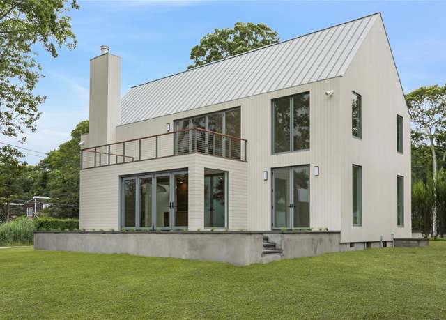 Property at 6370 Skunk Ln, Cutchogue, NY 11935, 4 beds, 4.5 baths