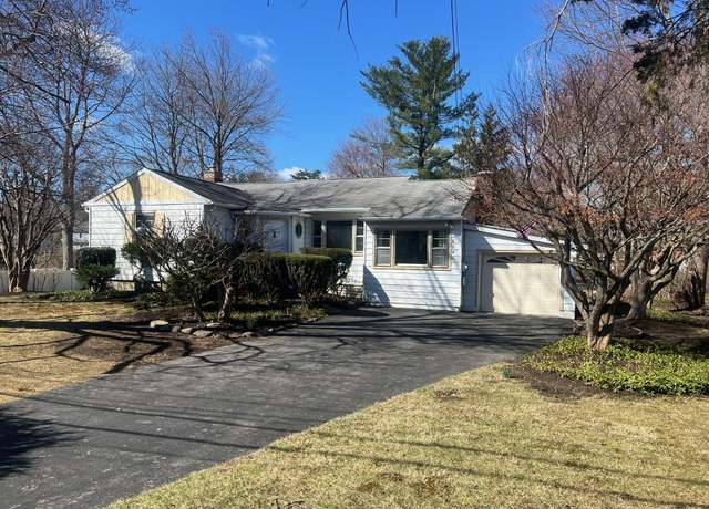 Property at 2795 Moreland St, Yorktown Heights, NY 10598, 5 beds, 3 baths