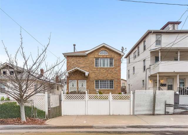 Property at 428 Beach 65th St, Arverne, NY 11692, 6 beds, 4 baths
