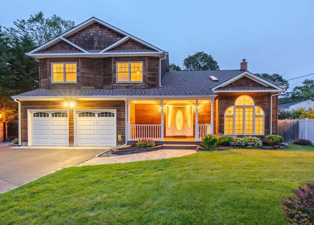 Property at 9 Aron St, Smithtown, NY 11787, 4 beds, 2.5 baths