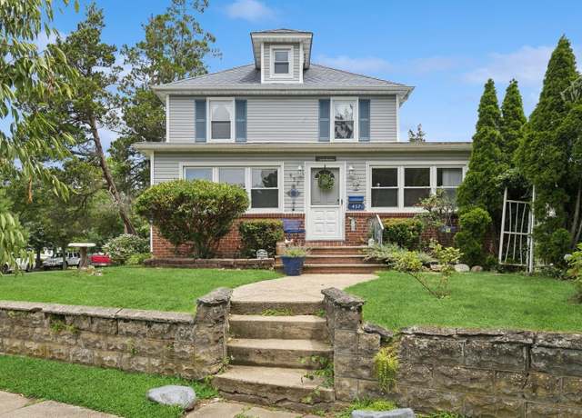 Property at 457 Secatogue Ave, Farmingdale, NY 11735, 3 beds, 2.5 baths