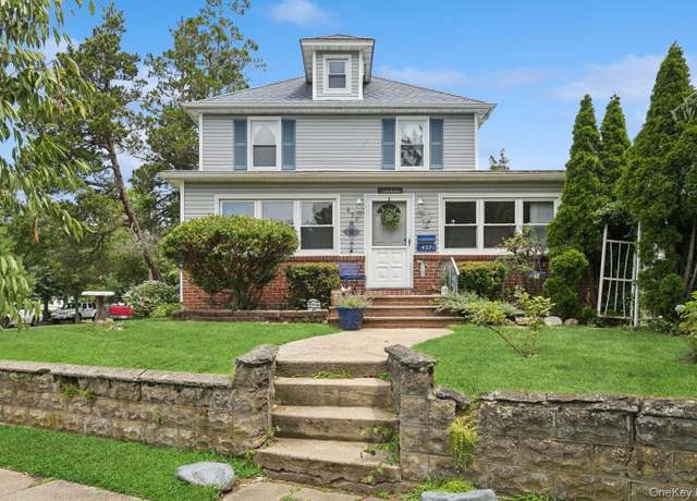 Property at 457 Secatogue Ave, Farmingdale, NY 11735, 3 beds, 3 baths