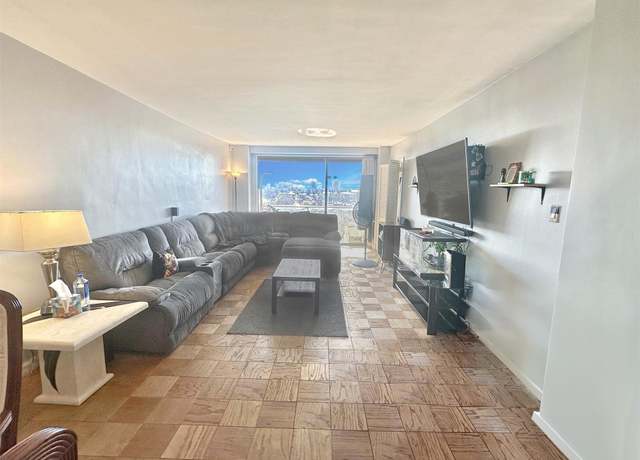 Property at 61-20 Grand Central Pkwy Unit B1402, Forest Hills, NY 11375, 2 beds, 1 bath
