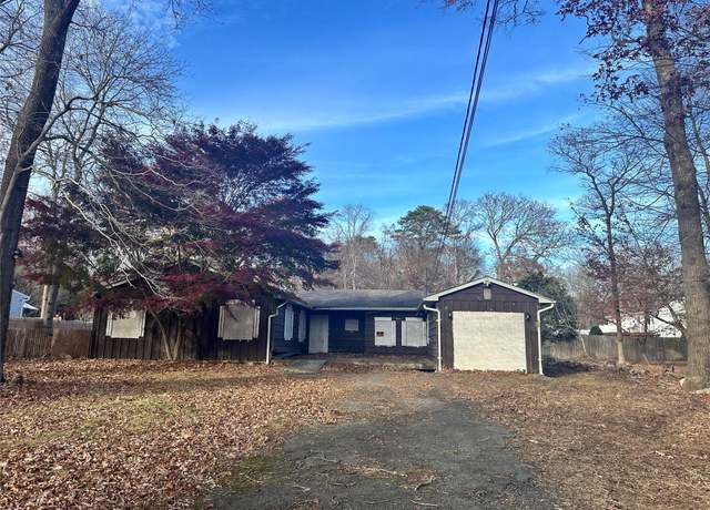Property at 11 Wildwood, Ridge, NY 11961, 5 beds, 2 baths
