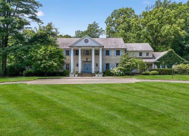 Property at 8 Danton Ln S, Locust Valley, NY 11560, 6 beds, 6.5 baths