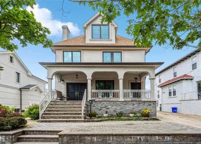 Property at 161 W Walnut St, Long Beach, NY 11561, 7 beds, 6 baths