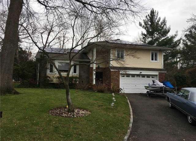 Property at 4 Imperial Ct, Great Neck, NY 11023, 3 beds, 2.5 baths