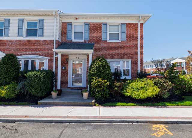 Property at 3530 Long Beach Rd #65, Oceanside, NY 11572, 3 beds, 2.5 baths