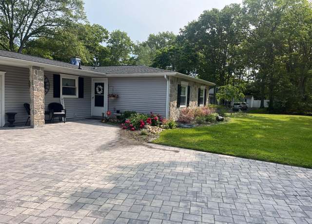 Property at 9 Songsparrow Ln, Centereach, NY 11720, 3 beds, 2 baths
