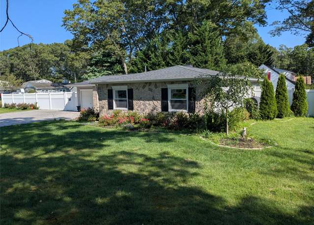 Property at 9 Songsparrow Ln, Centereach, NY 11720, 3 beds, 2 baths