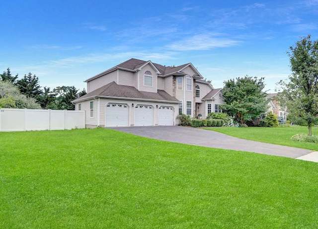 Property at 23 Island Trl, Mount Sinai, NY 11766, 5 beds, 2.5 baths