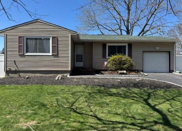 Property at 42 S Howell Ave, Farmingville, NY 11738, 3 beds, 2 baths