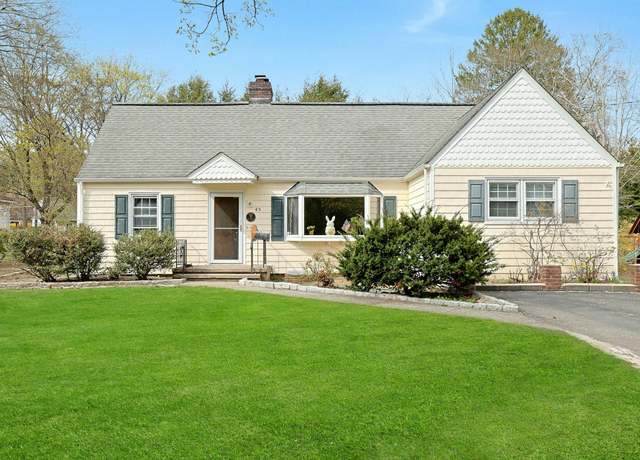 Property at 45 Oak Rd, Briarcliff Manor, NY 10510, 4 beds, 2 baths