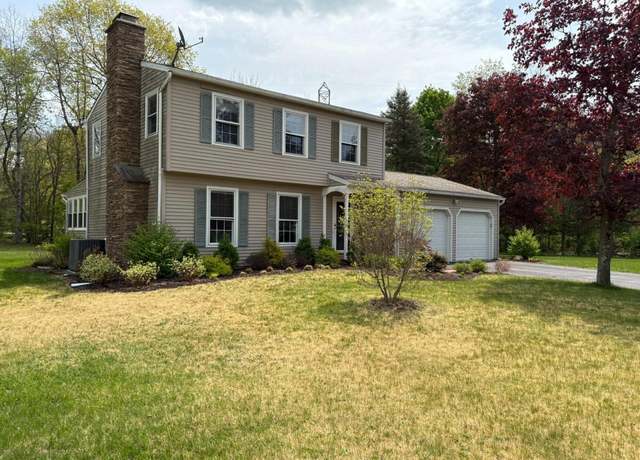 Property at 25 Hibernia Heights Dr, Salt Point, NY 12578, 3 beds, 1.5 baths