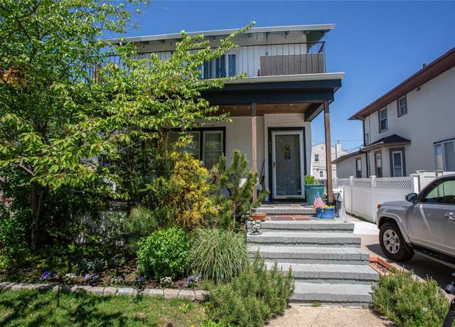 Property at 445 W Walnut St, Long Beach, NY 11561, 5 beds, 3 baths