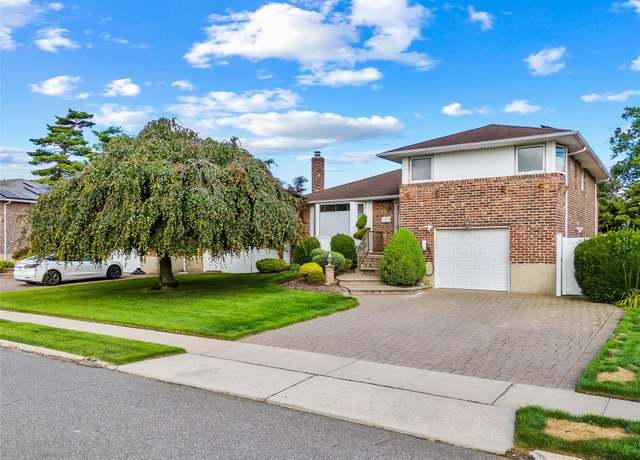 Property at 46 Norman Ln, Levittown, NY 11756, 3 beds, 2.5 baths