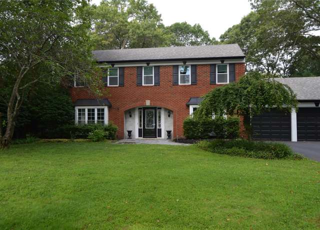 Property at 6 Lyon Cres, Mount Sinai, NY 11766, 4 beds, 2.5 baths