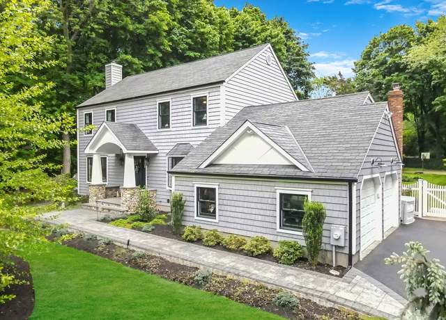 Property at 3 Samuels Path, Miller Place, NY 11764, 3 beds, 3.5 baths