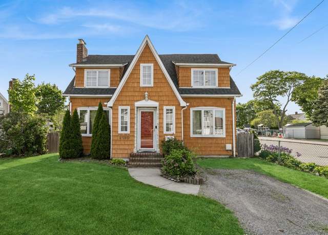 Property at 2180 Washington Ave, Seaford, NY 11783, 3 beds, 2 baths