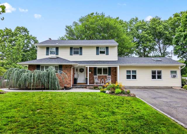 Property at 6 Greg Ln, East Northport, NY 11731, 4 beds, 1.5 baths