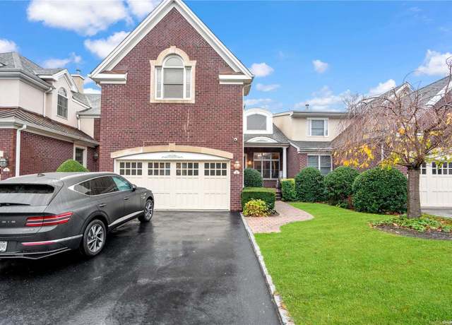 Property at 6 Kensington Cir Unit -, Manhasset, NY 11030, 3 beds, 4.5 baths