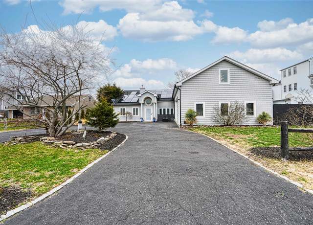 Property at 25 Fairlawn Ct, Shirley, NY 11967, 2 beds, 1 bath