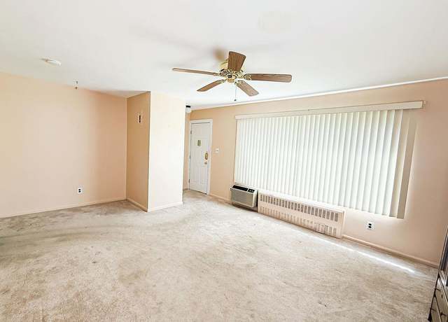 Property at 182 Edmunton Dr Unit D3, North Babylon, NY 11703, 1 bed, 1 bath