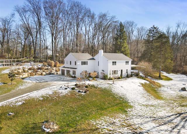 Property at 30 Schoolhouse Rd, Waccabuc, NY 10597, 3 beds, 3 baths