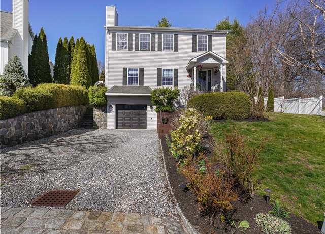 Property at 2 Jenkins Ct, Ossining, NY 10562, 3 beds, 2.5 baths