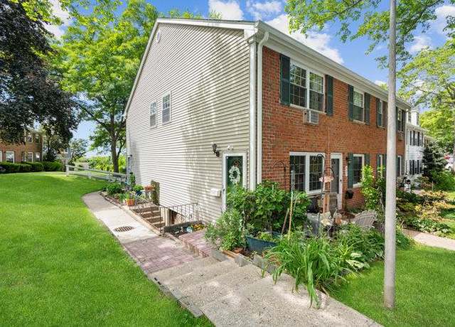 Property at 901 Towne House Vlg, Hauppauge, NY 11749, 1 bed, 1 bath