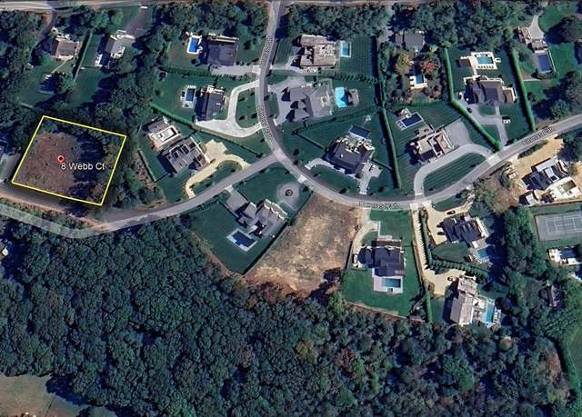 Property at 8 Webb Ct, Remsenburg, NY 11960