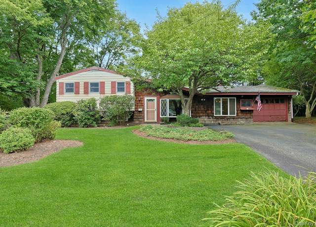 Property at 11 Birchwood Ct, Blauvelt, NY 10913, 4 beds, 3 baths