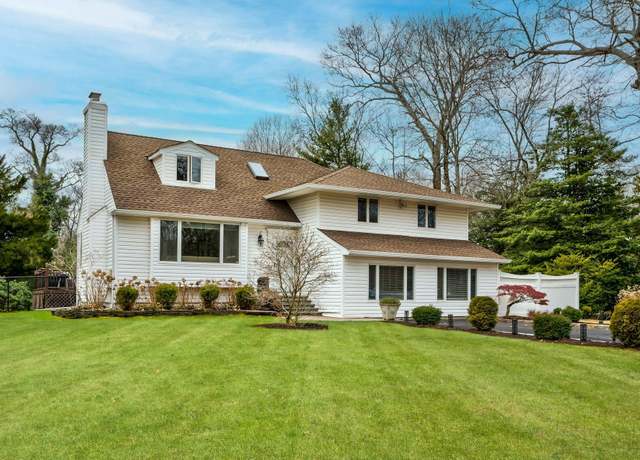 Property at 6 Landview Dr, Dix Hills, NY 11746, 4 beds, 3 baths
