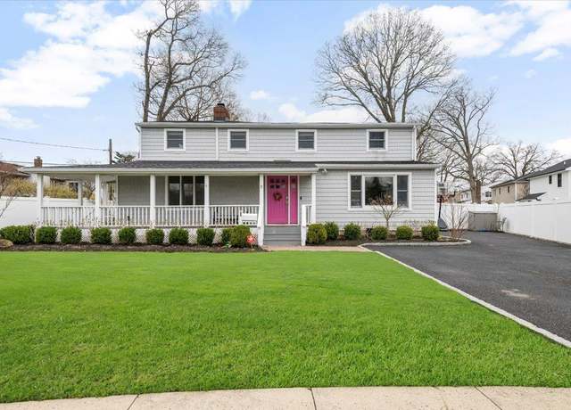 Property at 25 Pleasant Ave, Plainview, NY 11803, 4 beds, 2 baths