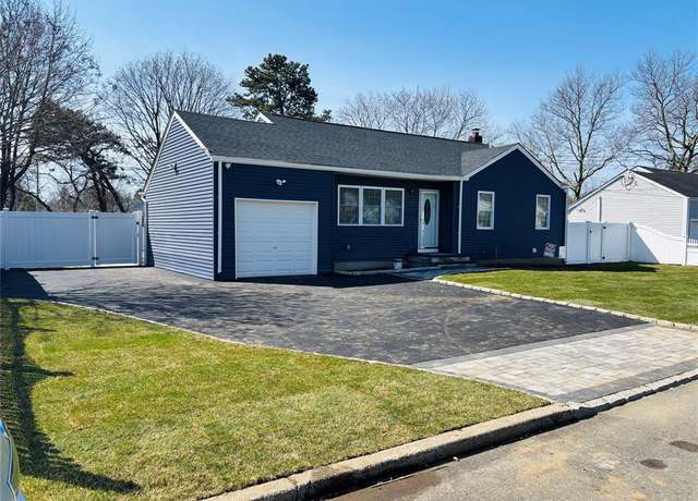 Property at 308 Hancock St, Brentwood, NY 11717, 3 beds, 2 baths