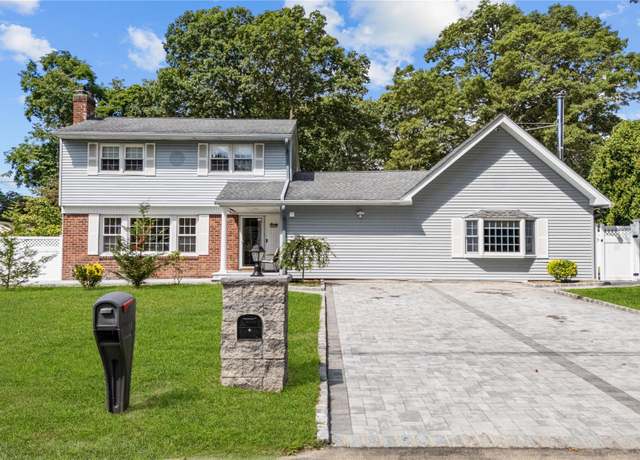 Property at 68 Joyce Dr, Hauppauge, NY 11788, 4 beds, 4 baths