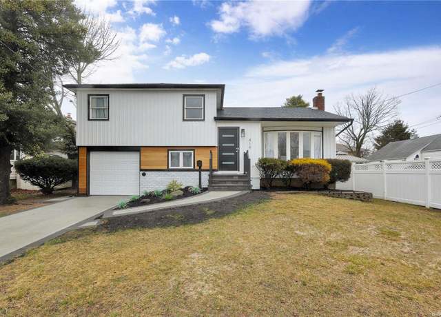 Property at 419 Christopher St, Oceanside, NY 11572, 4 beds, 2 baths