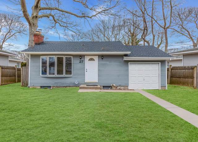 Property at 27 Laurelton Ave, Selden, NY 11784, 3 beds, 2 baths