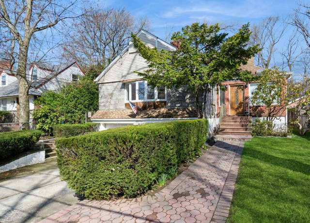 Property at 193-03 85th Rd, Holliswood, NY 11423, 7 beds, 4 baths
