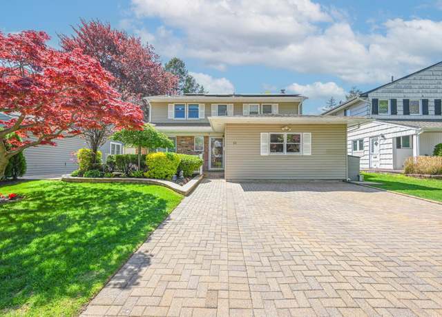 Property at 11 Schooner Ln, Port Washington North, NY 11050, 5 beds, 3.5 baths
