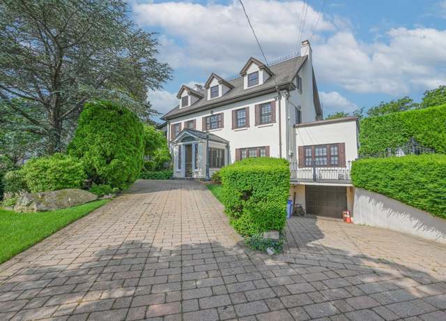Property at 52-22 Browvale Ln, Little Neck, NY 11362, 8 beds, 5.5 baths