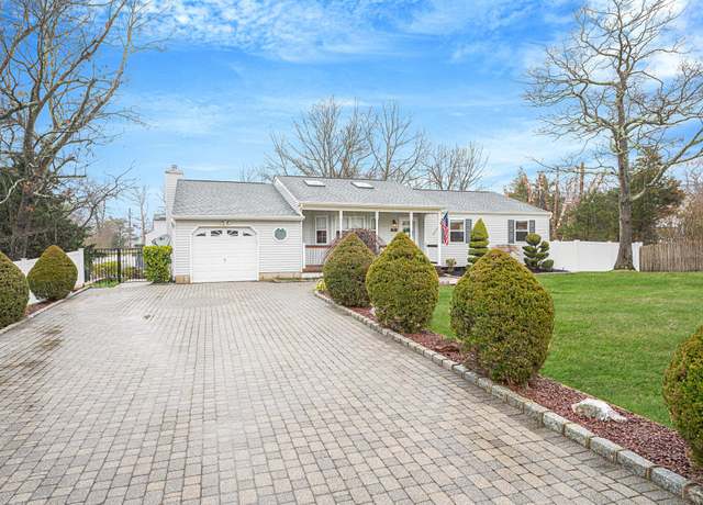Property at 31 Tulip Ave, Farmingville, NY 11738, 3 beds, 3 baths
