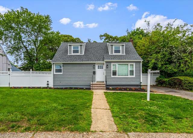 Property at 855 Winter Ave, Uniondale, NY 11553, 5 beds, 2 baths